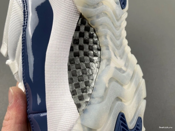 One Kick Midnight Jordan 11 FV5104-104 Retro (2024) Navy Low 0813